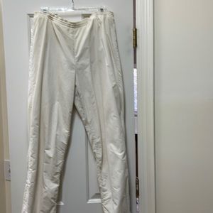 White fleece line jogging pants.
